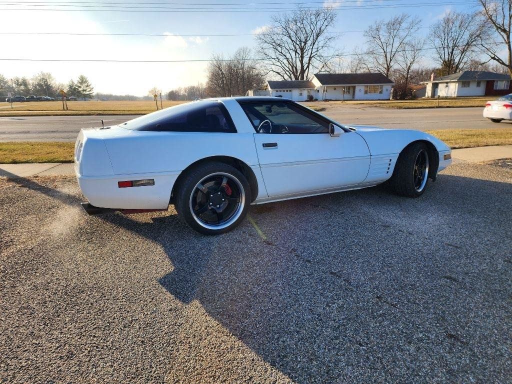 Used 1994 Chevrolet Corvette Coupe RWD image 4