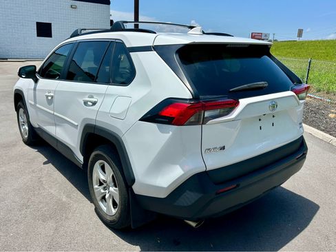 Used 2021 Toyota RAV4 XLE AWD/4WD image 7