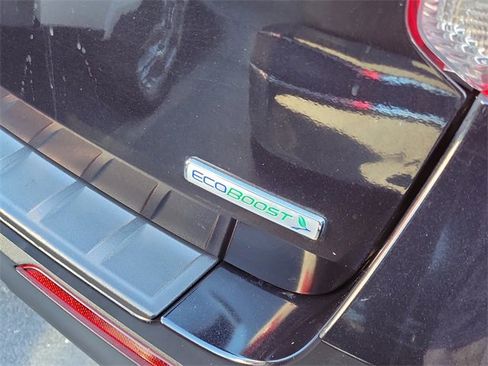 Used 2020 Ford Explorer XLT image 3