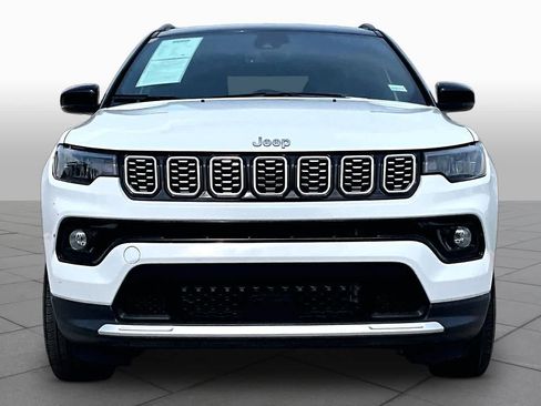 Used 2025 Jeep Compass Limited AWD/4WD image 4
