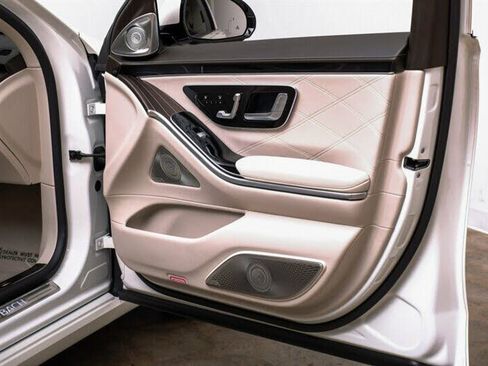 Used 2023 Mercedes-Benz Maybach S 680 4MATIC image 35