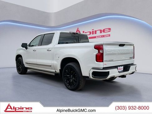 Used 2022 Chevrolet Silverado 1500 High Country w/ High Country Premium Package image 3