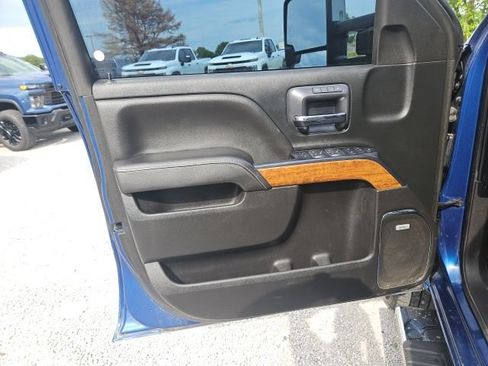 Used 2017 Chevrolet Silverado 2500 High Country w/ Duramax Plus Package AWD/4WD image 15