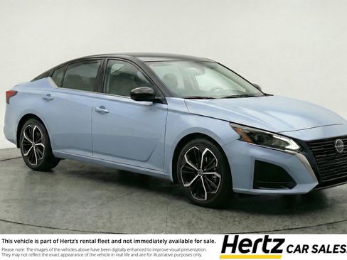 Used 2025 Nissan Altima 2.5 SR image 1