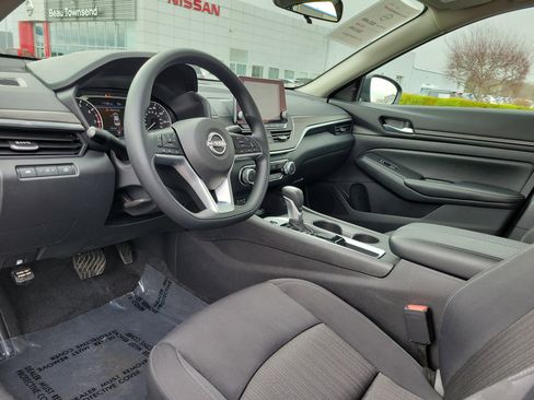 Used 2025 Nissan Altima 2.5 SV image 19