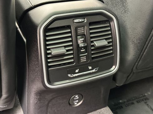 Certified 2024 Porsche Macan S AWD/4WD image 14