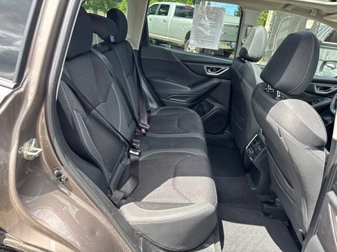Used 2022 Subaru Forester Premium AWD/4WD image 41