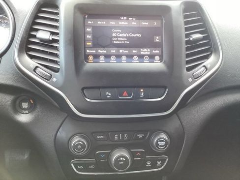 Used 2021 Jeep Cherokee Latitude Plus image 19