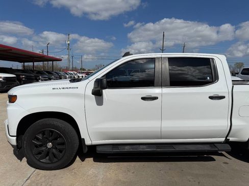 Used 2020 Chevrolet Silverado 1500 Custom w/ Custom Value Package image 8