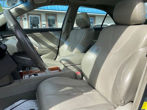 Used 2011 Toyota Camry XLE w/ SE/XLE Extra-Value Pkg image 20