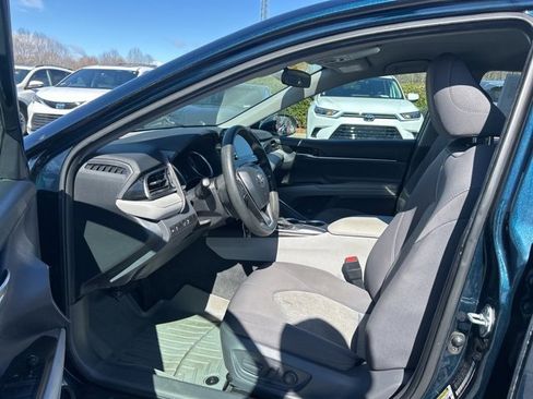 Used 2021 Toyota Camry LE image 13