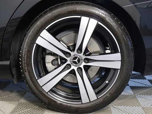 Used 2025 Mercedes-Benz C 300 4MATIC Sedan image 16