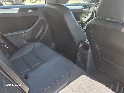 Used 2012 Volkswagen Jetta TDI FWD image 16
