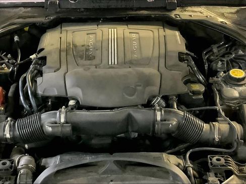 Used 2017 Jaguar XE Premium image 31