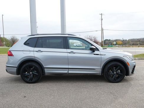 Certified 2024 Volkswagen Tiguan SE R-Line image 8