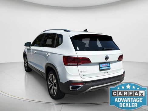 Certified 2024 Volkswagen Taos SE FWD image 7