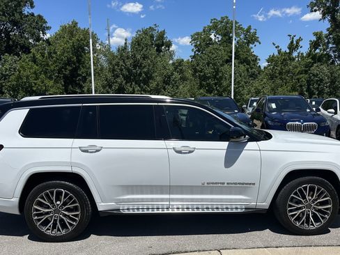 Used 2022 Jeep Grand Cherokee L Summit AWD/4WD image 11