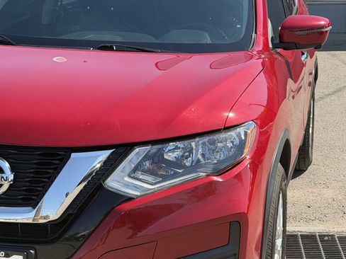 Used 2017 Nissan Rogue SV AWD/4WD image 22