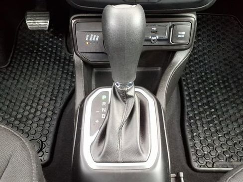 Certified 2023 Jeep Renegade Latitude image 18