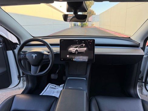 Used 2023 Tesla Model Y Long Range image 13