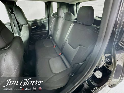 Used 2023 Jeep Renegade Latitude image 17