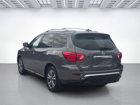 Used 2020 Nissan Pathfinder SV image 5
