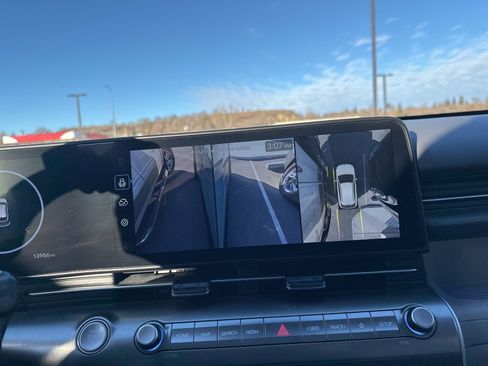 Used 2025 Hyundai Kona Limited image 34