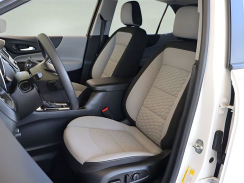 Used 2020 Chevrolet Equinox LS w/ LS Convenience Package image 12