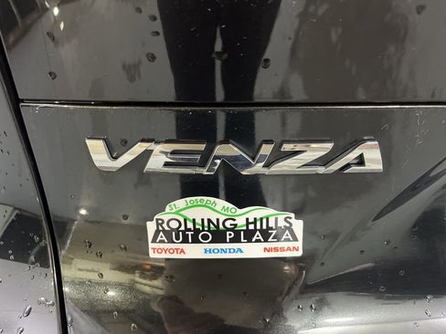 Used 2022 Toyota Venza Limited image 44