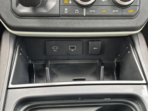Used 2020 Land Rover Defender 110 HSE AWD/4WD image 18