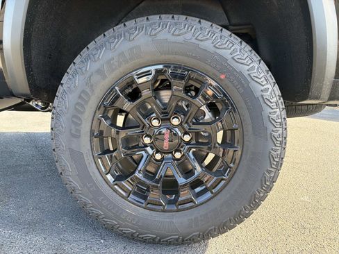 New 2026 GMC Canyon Elevation w/ Convenience Package image 10