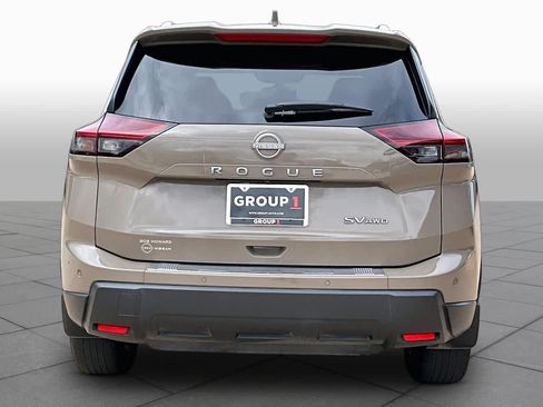 Used 2024 Nissan Rogue SV w/ SV Premium Package AWD/4WD image 5