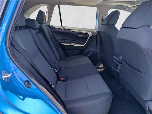 Used 2019 Toyota RAV4 XLE w/ Convenience Package FWD image 19