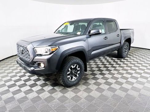 Used 2023 Toyota Tacoma TRD Off-Road image 3