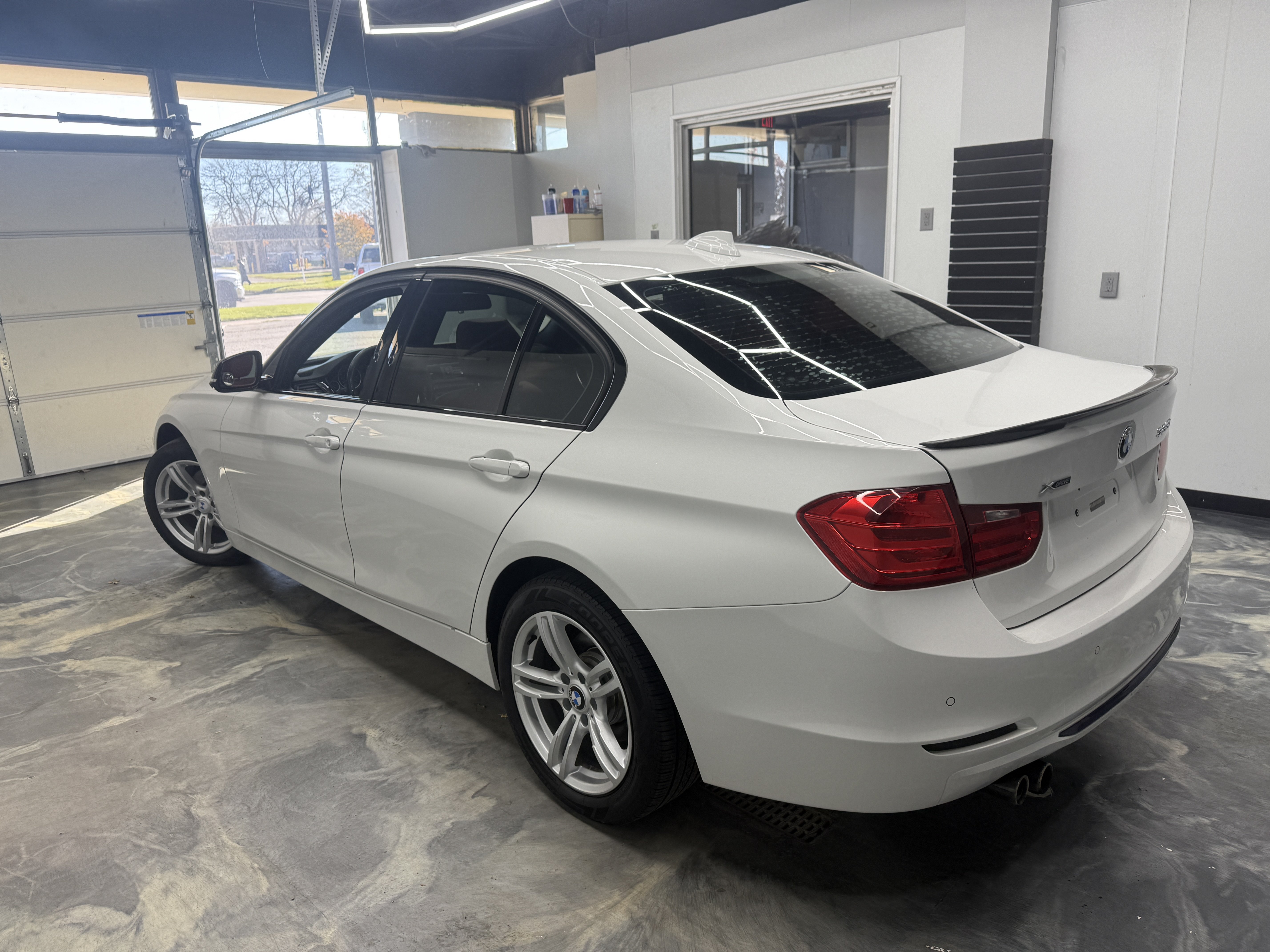 Used 2015 BMW 328i xDrive Sedan AWD/4WD image 3