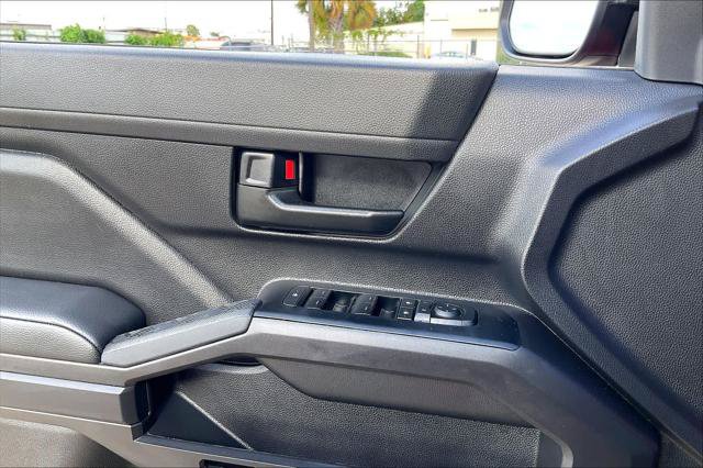 Certified 2026 Toyota Tacoma SR AWD/4WD image 34