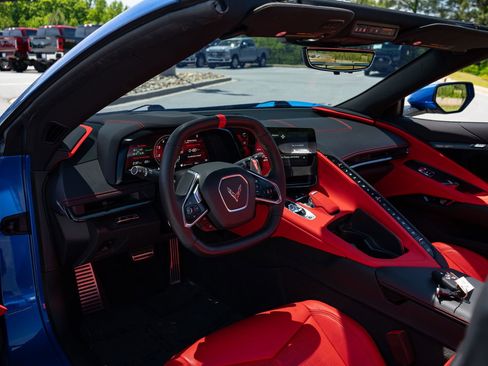 Used 2023 Chevrolet Corvette Stingray Preferred Cpe w/ Z51 Performance Package RWD image 28