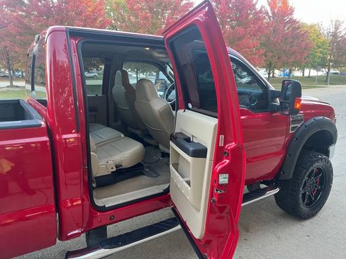 Used 2010 Ford F350 Lariat image 22