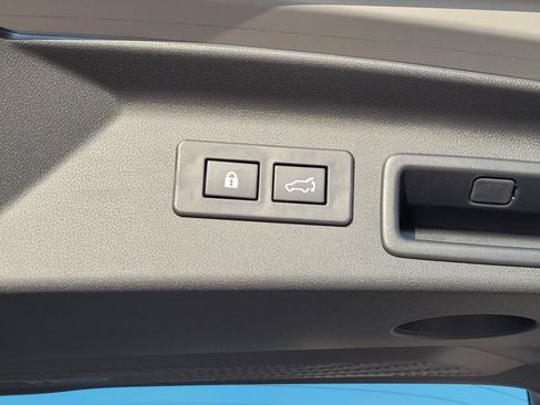 Used 2025 Subaru Forester Premium AWD/4WD image 20