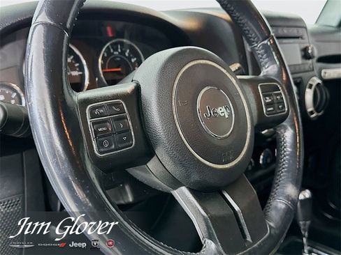 Used 2017 Jeep Wrangler Unlimited Sahara w/ Connectivity Group image 26