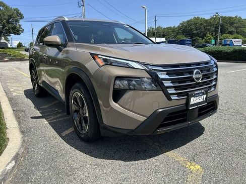 Certified 2024 Nissan Rogue SV w/ SV Premium Package AWD/4WD image 2