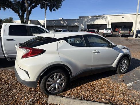 Used 2021 Toyota C-HR LE image 2