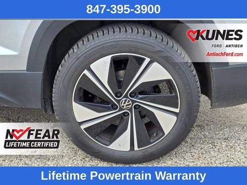 Used 2023 Volkswagen Taos SE AWD/4WD image 11