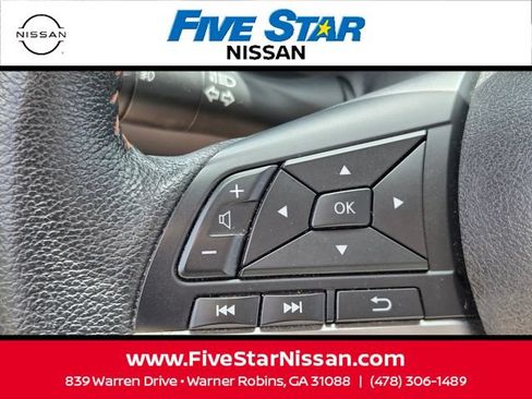 Used 2023 Nissan Kicks SR w/ SR Premium Package FWD image 23