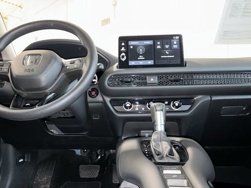 Certified 2026 Honda HR-V LX image 28