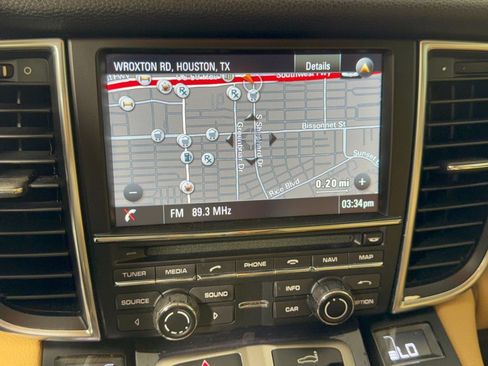 Used 2015 Porsche Panamera image 23