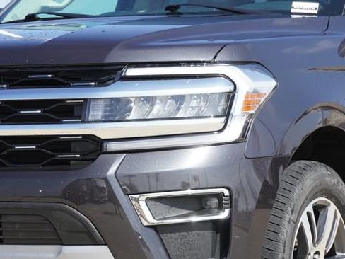 Used 2024 Ford Expedition Limited AWD/4WD image 4