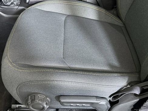 Used 2024 Jeep Gladiator Sport image 18