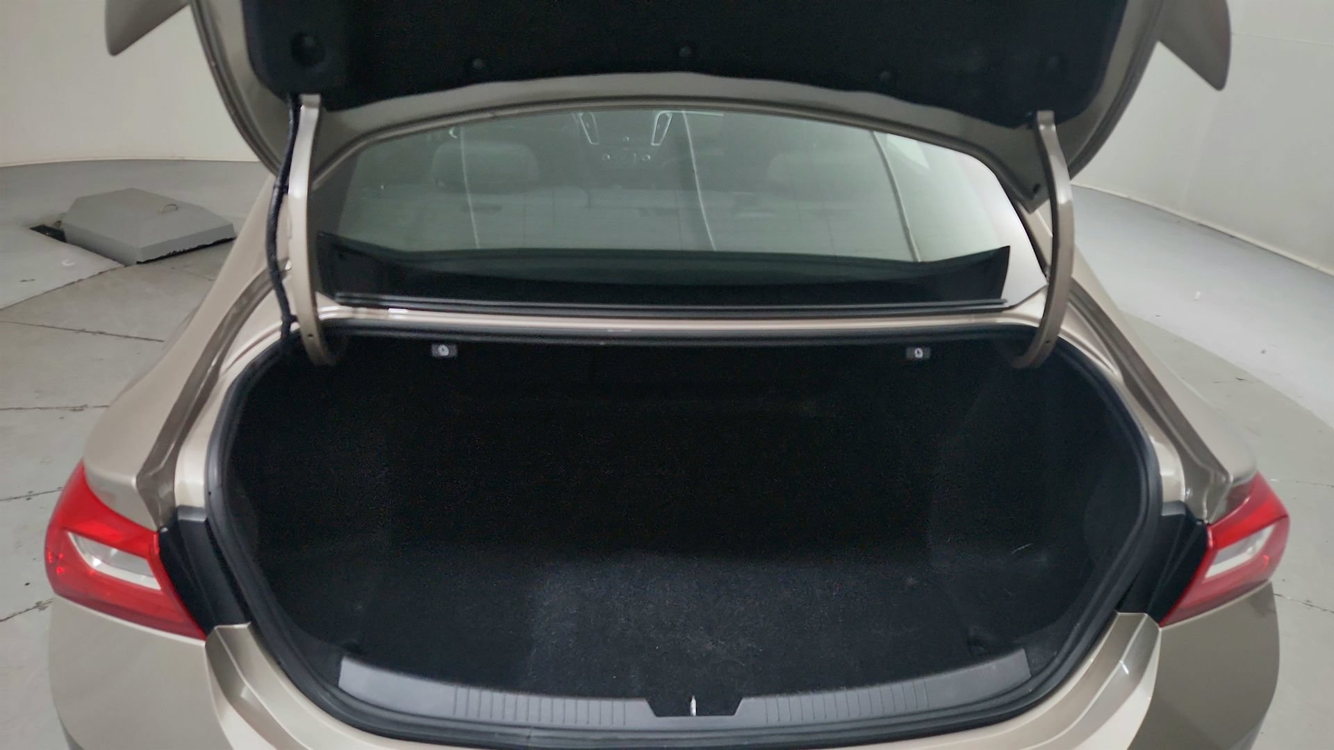 Used 2023 Chevrolet Malibu RS FWD image 25