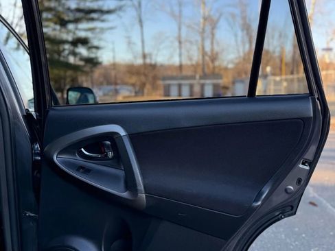 Used 2009 Toyota RAV4 Sport image 18